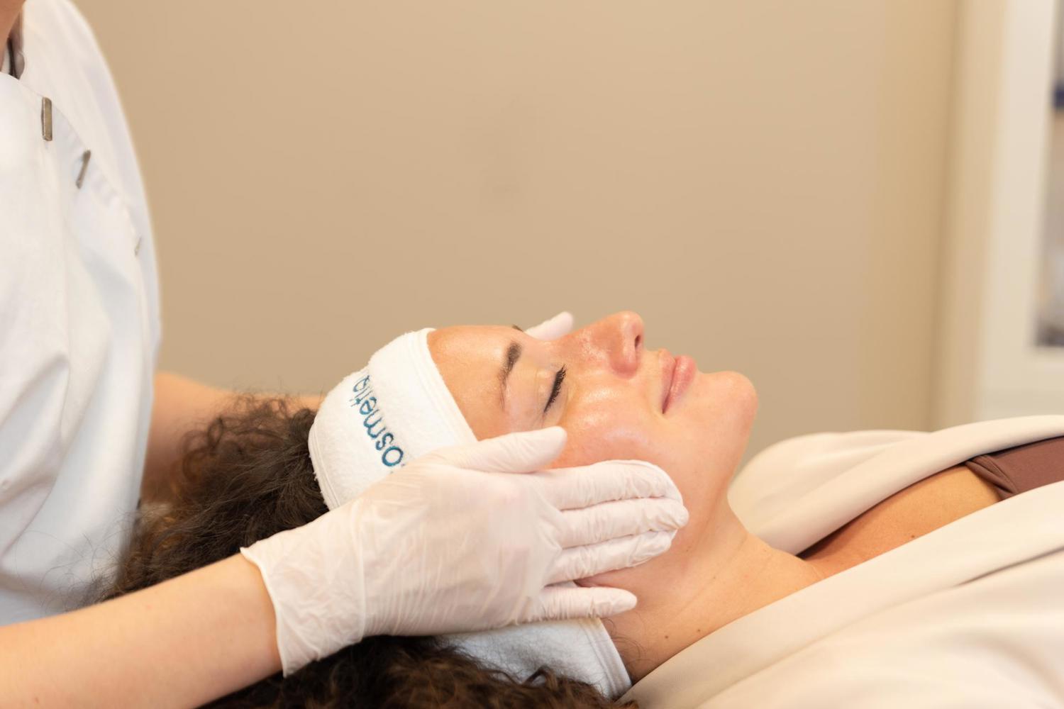 Hydrafacial Behandlung Cosmetique Totale.