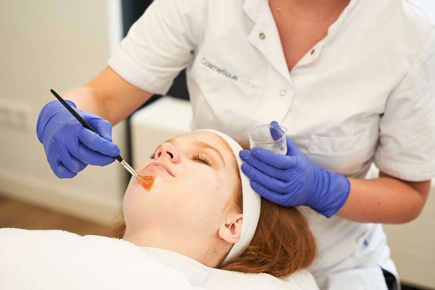 Medizinische Peelings Bei Cosmetique Totale